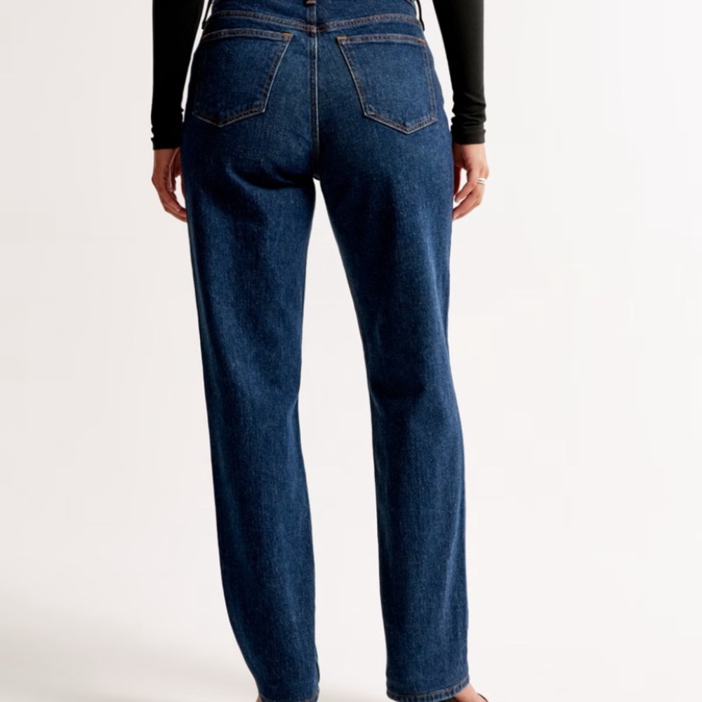 Women's
Curve Love Mid Rise 90s Straight